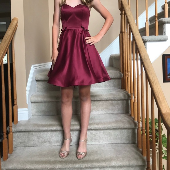 Abby Paris Dresses & Skirts - 💗Size 0 Burgundy formal dress